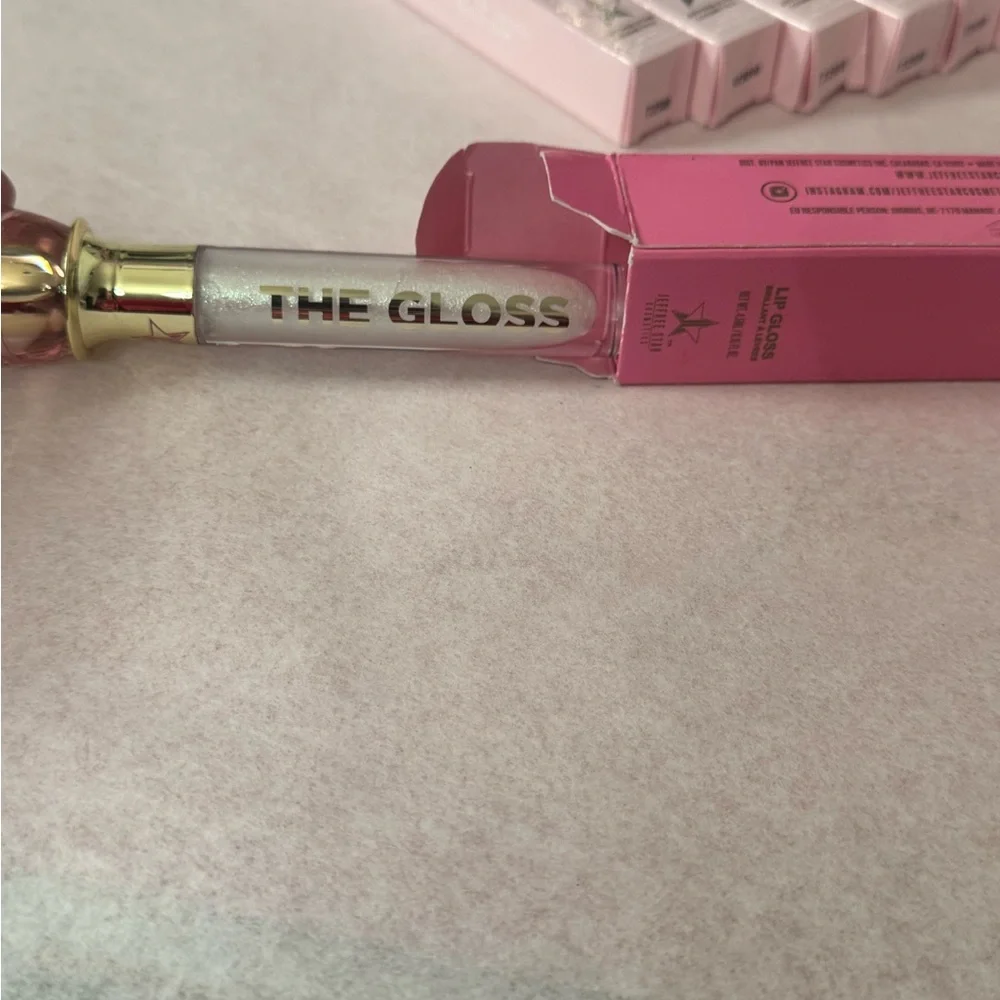 Jeffree Star Lipgloss with Charm Glam‎ Eyeshadow Palette